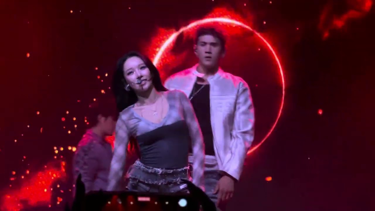 Kard red moon