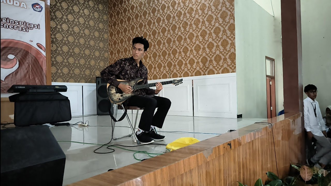 Canon Rock live at school SMA N 1 MAOS