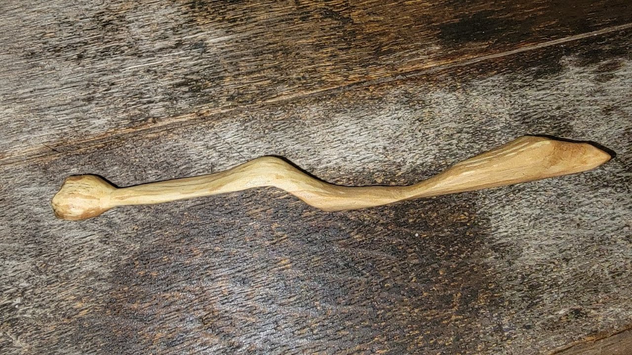 Oiling Heart Honey Drizzling Spoon after Carvings #woodcarving #spoonchallenge #honey #heart #foryou