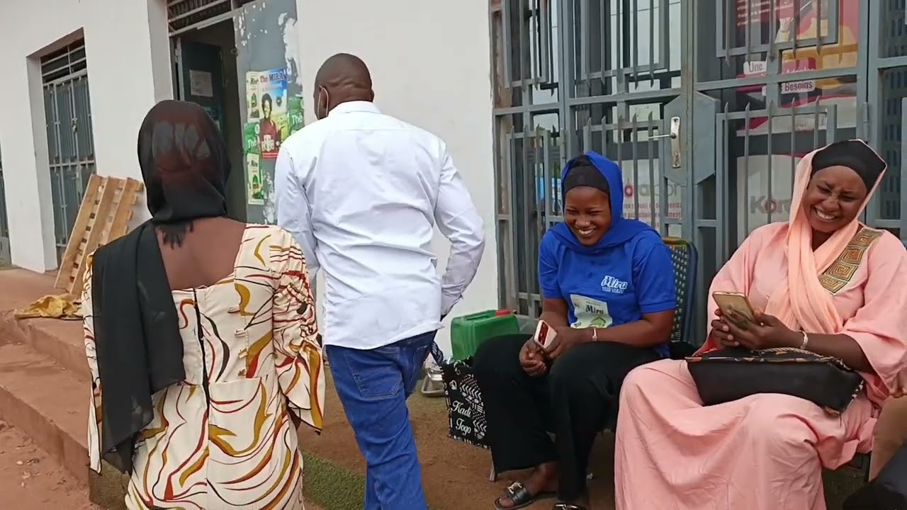 FRANC ET ROKIATOU À BAMAKO AU BUREAU DU THÉ MIRA ( BKO MARS 2026 )