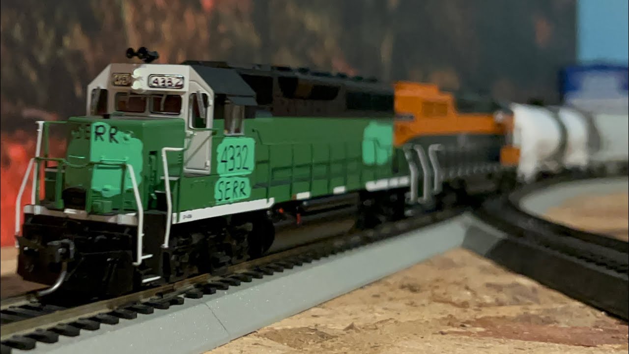 SERR 4332 Leads The Wooding Local With 16 Cars