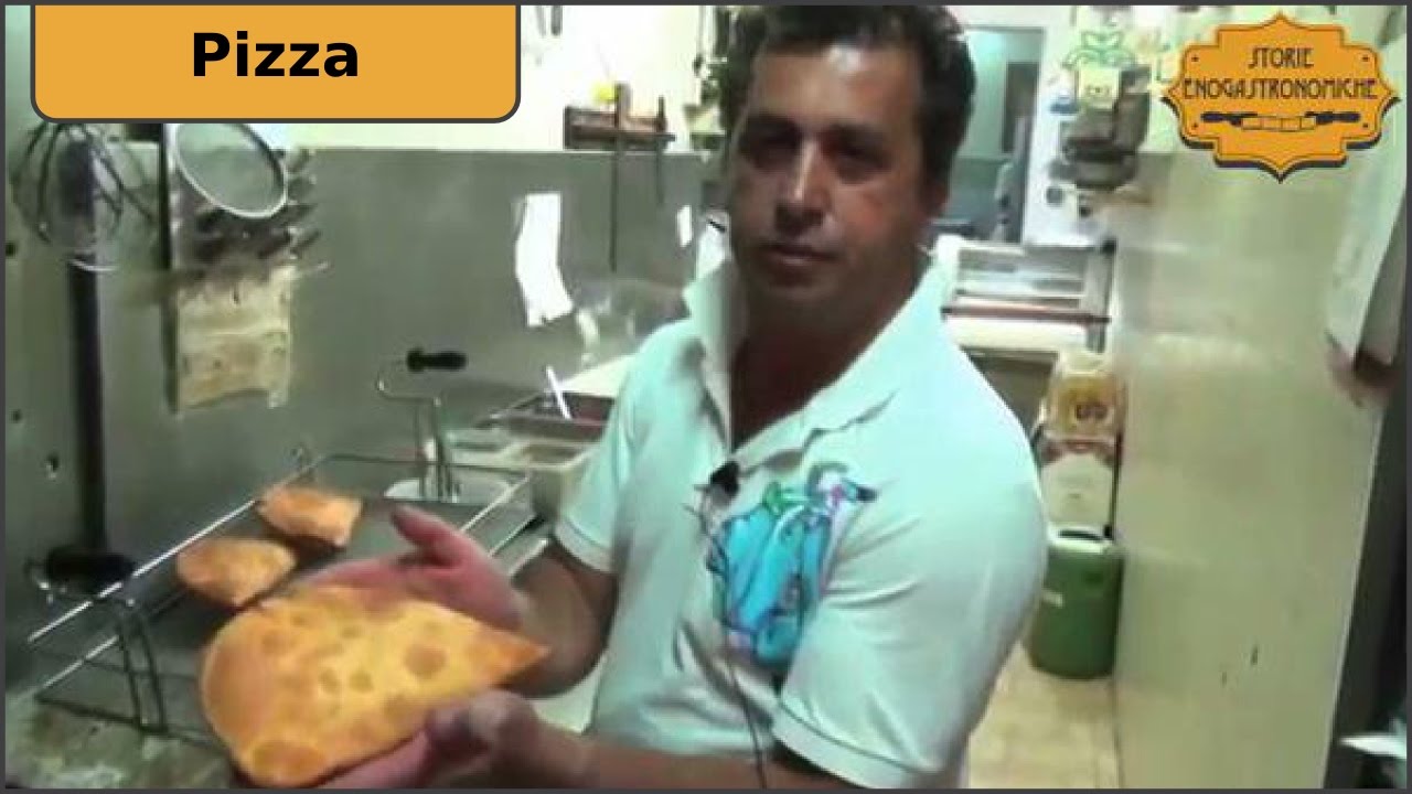 La ricetta della Siciliana, la pizza fritta di Zafferana Etnea