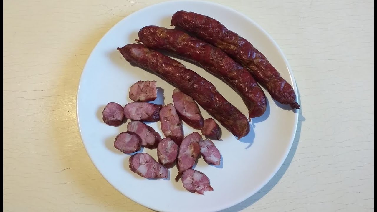Domácí vepřové kmínové klobásy s česnekem - kompletní návod