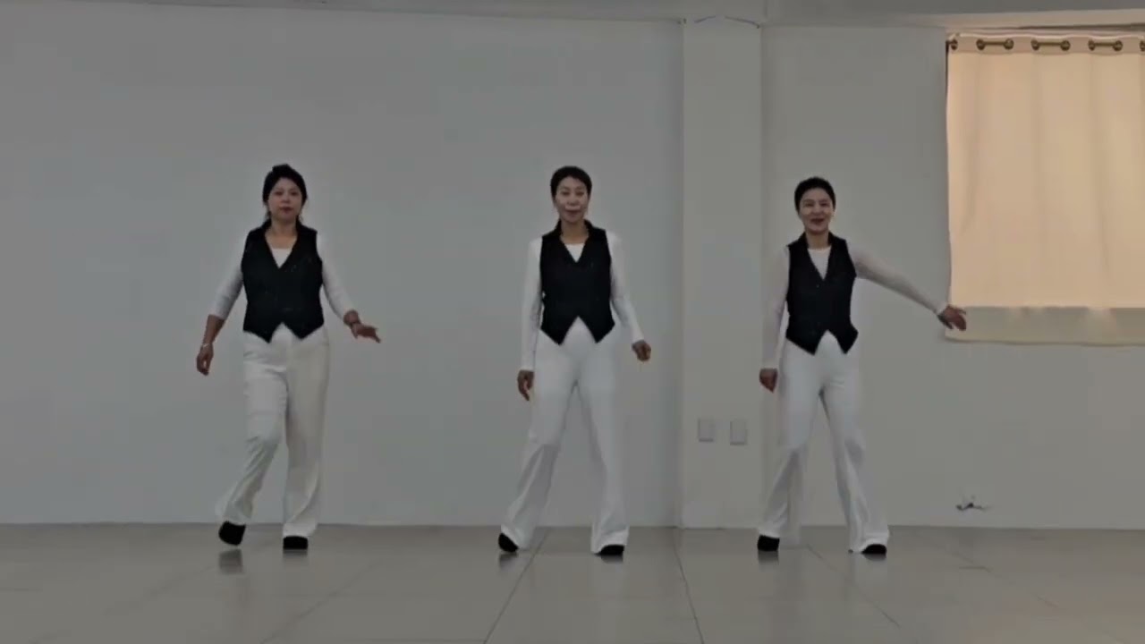 💃 Toot Toot Line Dance (툿 툿) / Demo : STORY Linedance