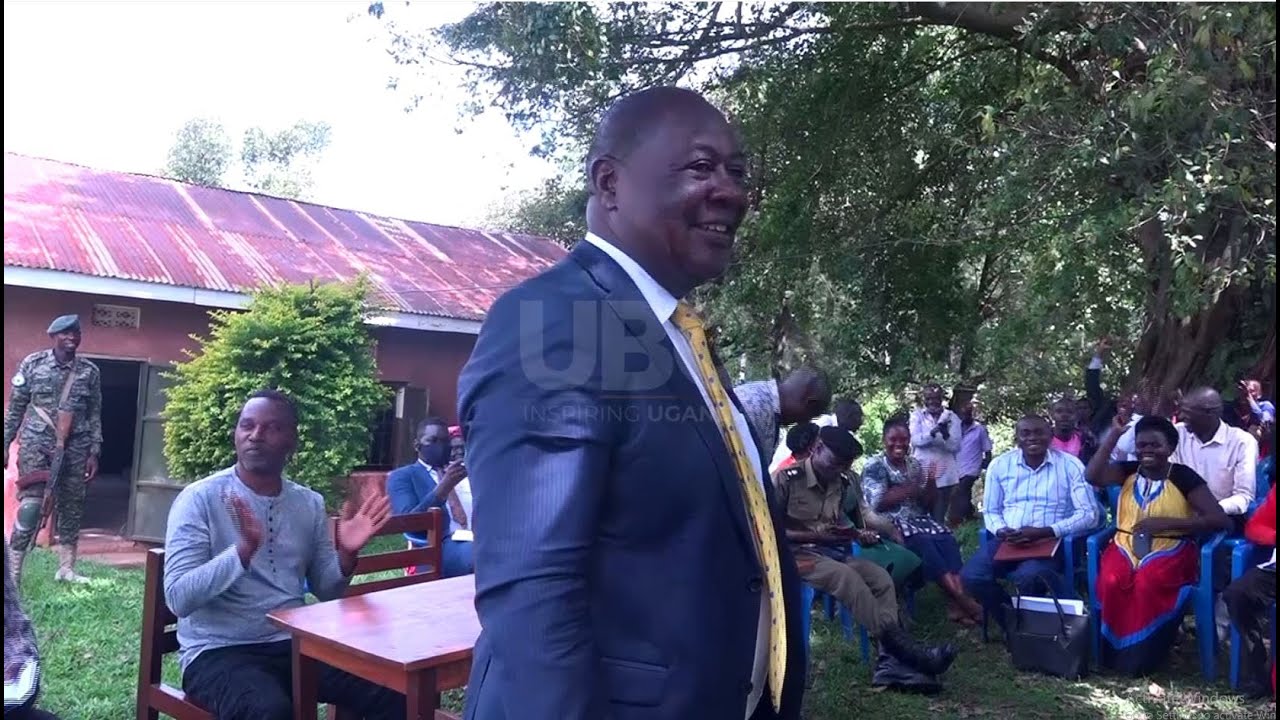 Hoima wrangles resolved - Minister Mayanja resettles 200 families back to their Bibanja