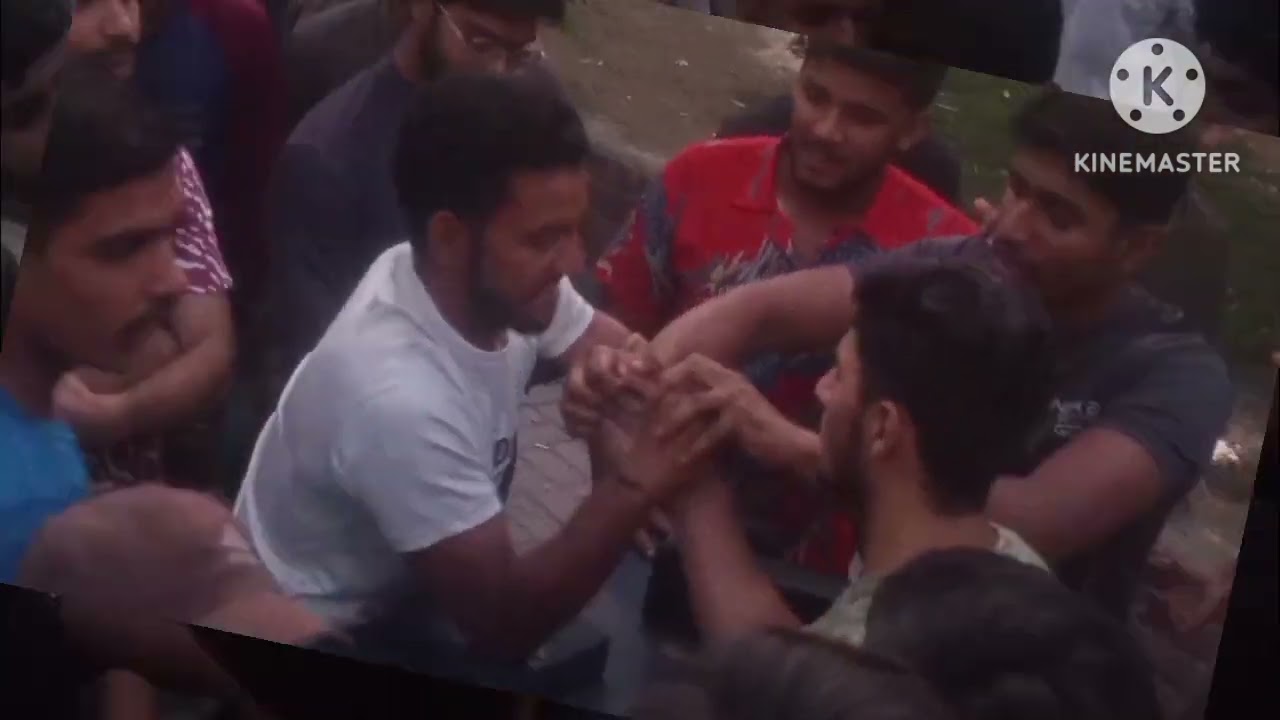 Arm wrestling match #armwrestling #viral_video #fouryourpag @UCHQIZILL @devlarratt 