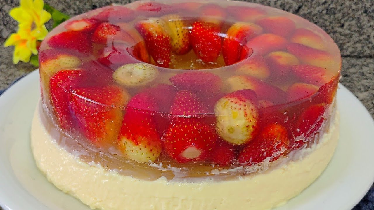 GELATINA TRANSPARENTE, GELATINA DE VIDRO COM MORANGOS E CREME DE NINHO