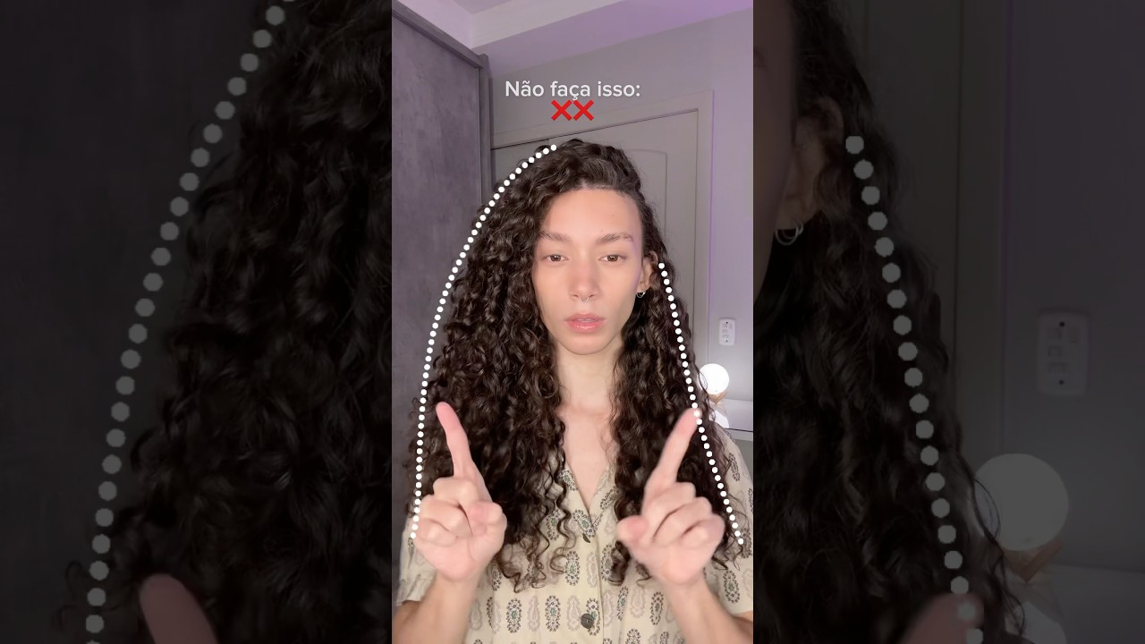 Truque para deixar seu cabelo jogado de lado mais sim&eacute;trico 🥰Lembrando que pode fazer como preferir