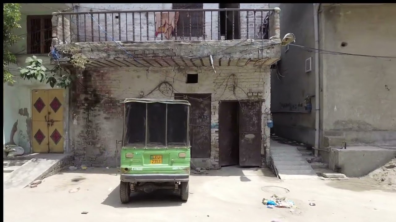 Interesting walk deep inside streets of Mughal Pura Lahore