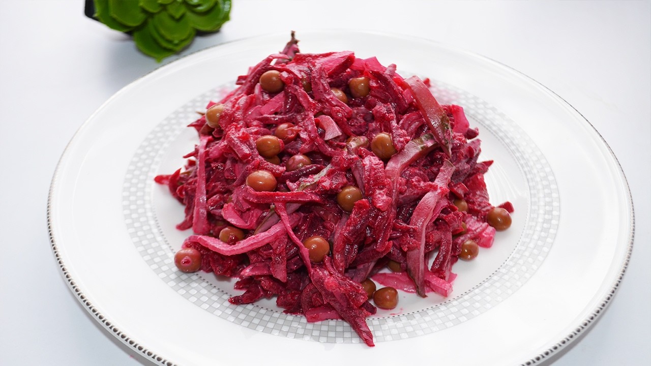 Беру СВЕКЛУ и готовлю Простой и Невероятно вкусный Салат!  Съедят за минуту!