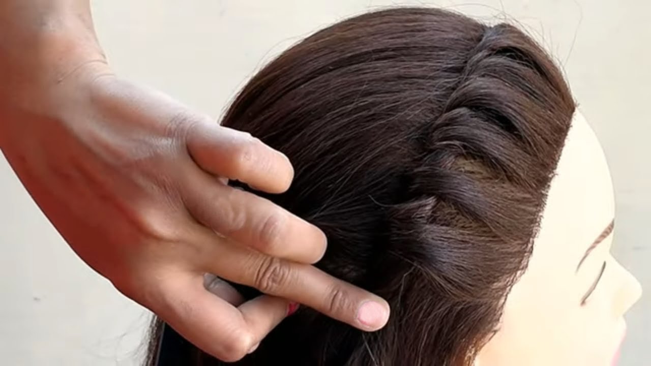 beautiful Party Wear Hairstyle For Medium Hair 2019 || Quick & Easy Part Hairstyle For Girls 2019