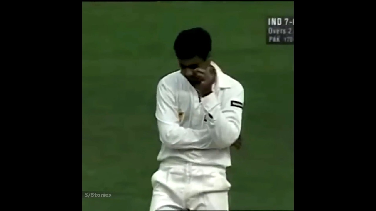 Waqar Younis Vs Sachin Tendulkar Great Face off - Classic Bowling and Then Brilliant Reply