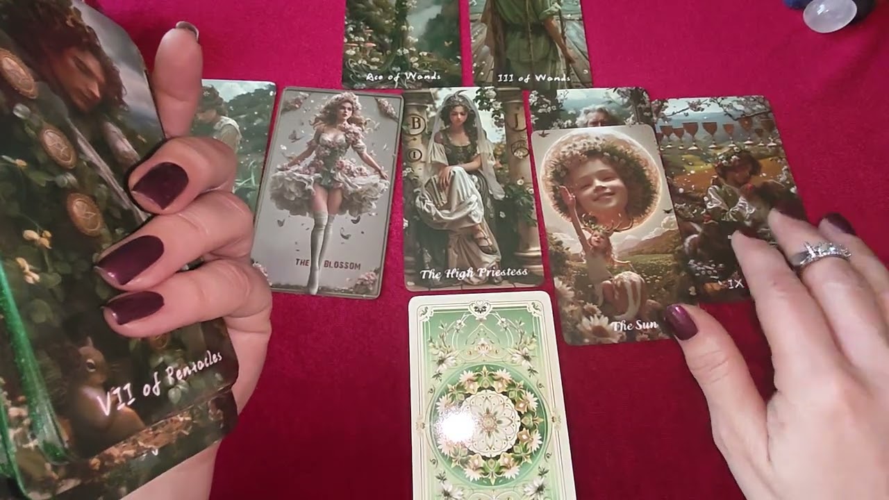 ✨Какво се случва в сърцето му?❤️Очаквайте контакт!✨ #таро #tarot 