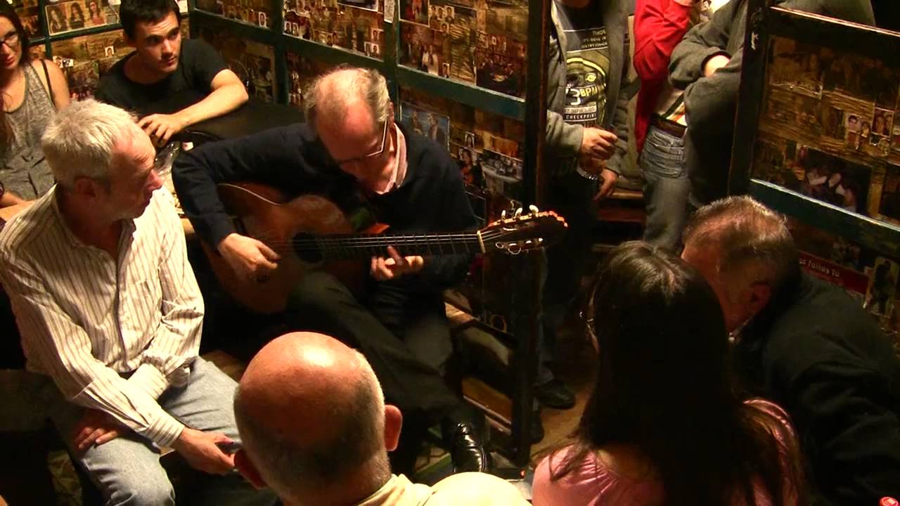 Rene Mora en el Bar Patillas