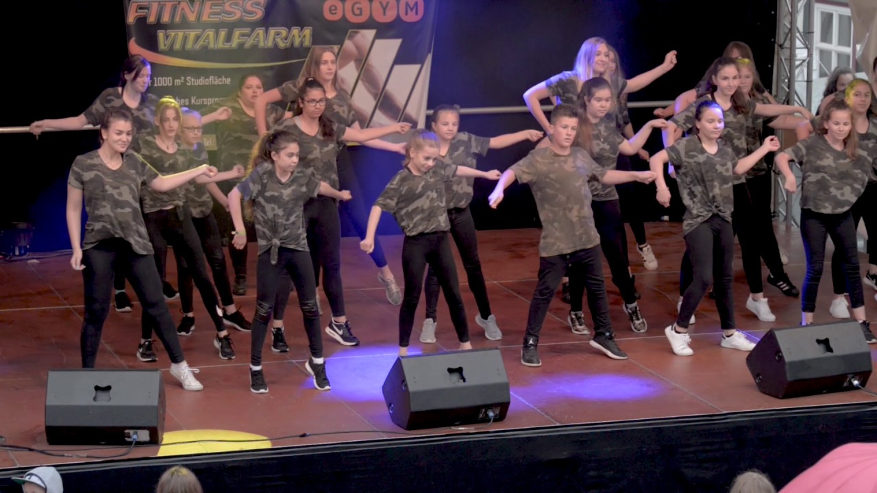 BUST A MOVE Dance Academy - Teil 2 - Korbach Altstadt-Kulturfest 2017