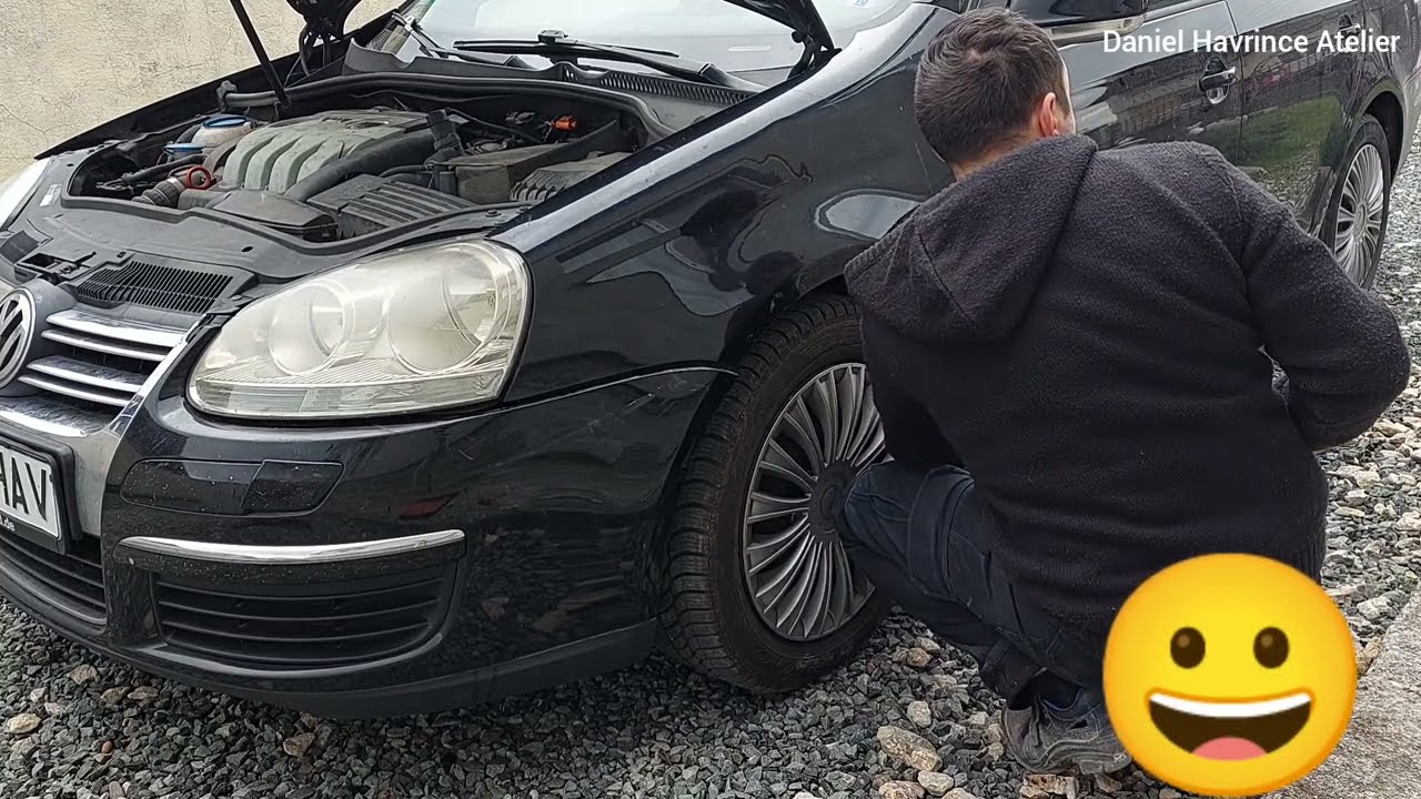 VW Golf 5 front wing replacement after a crash