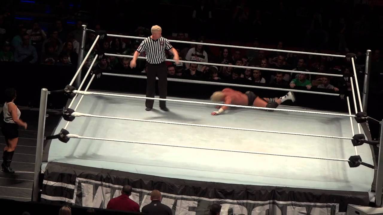WWE RAW WRESTLEMANIA REVENGE TOUR 2012 Poland -  WALKA &Oacute;SMA - CM PUNK VS DOLPH ZIGGLER