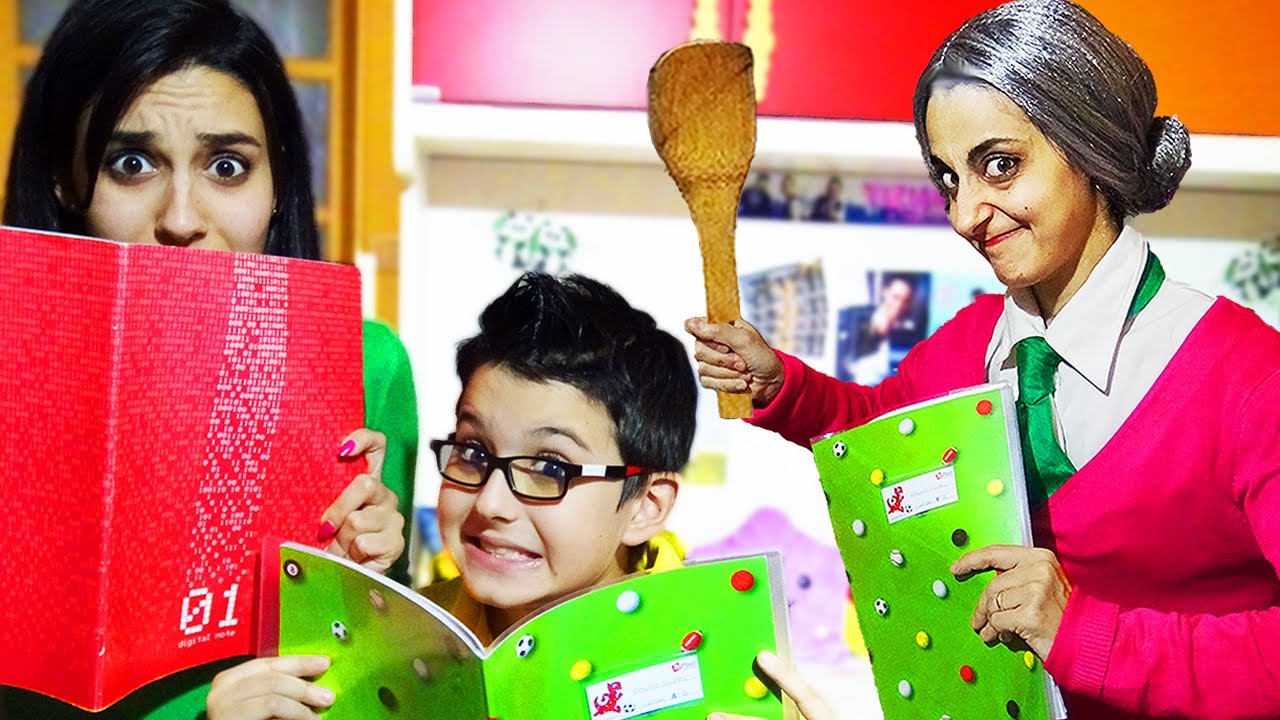 MAI FARE I COMPITI CON SCARY TEACHER - * ME CONTRO TE 3D CAMBIALOOK Edition*