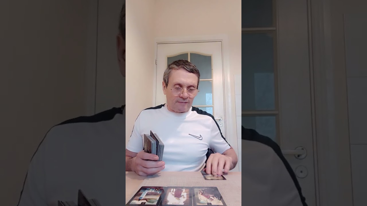 Таро расклад : Мужчина от Вас этого не ожидал!... Чего именно?...