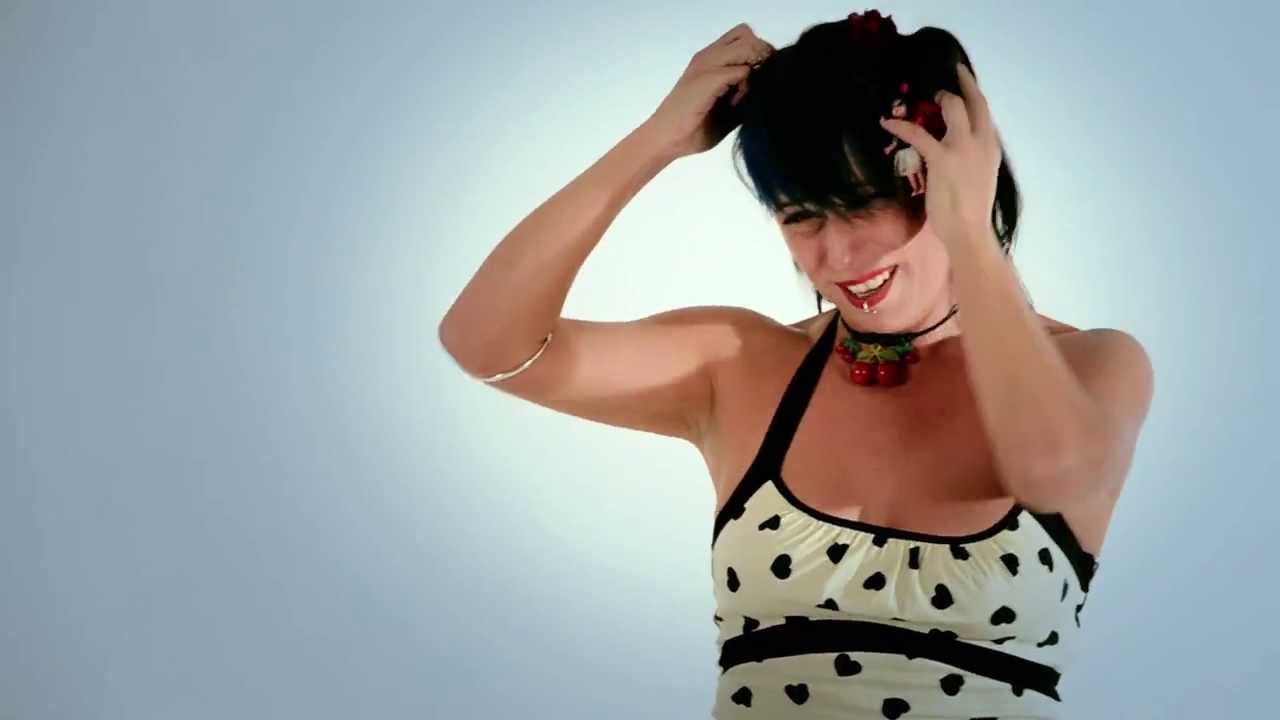 Ragazze Stupide - Roberta Carrieri (Official video)