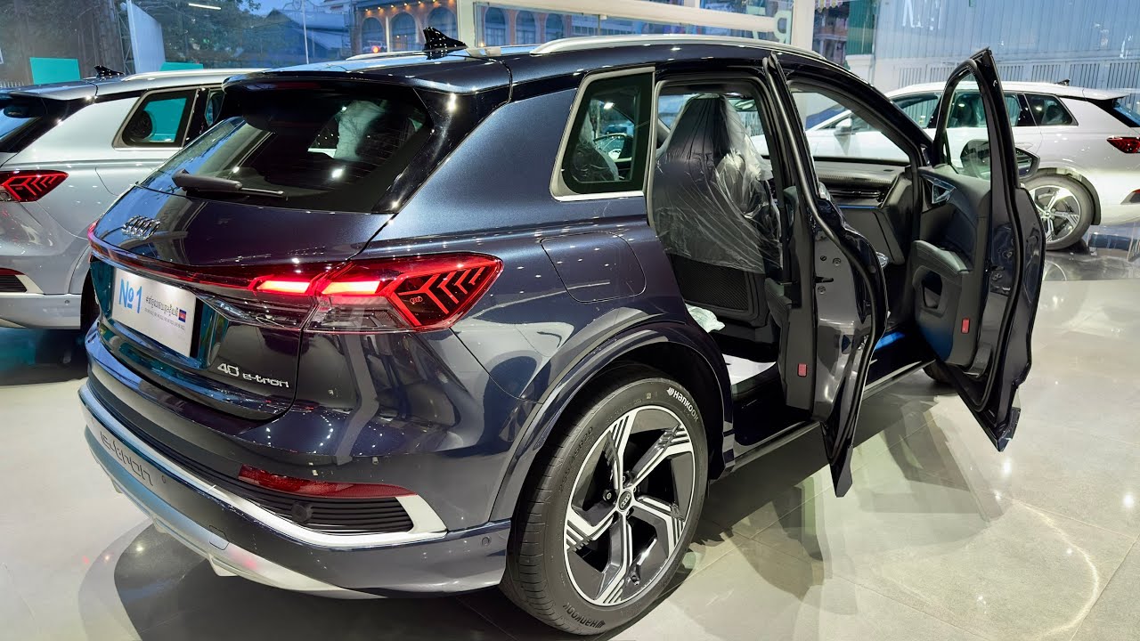 First Look ! 2023 Audi Q4 40 e-tron - Electric SUV 605Km | Dark blue Color