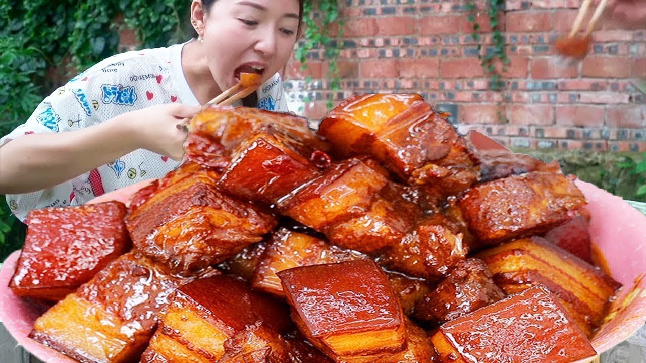 豬肉降價了，小雨做一大鍋紅燒肉吃，大口吃肉大口喝酒好過癮【市民朱小雨】