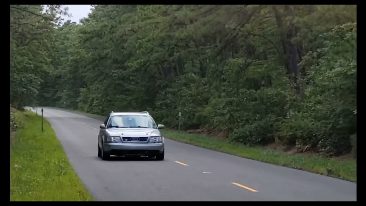 Audi URS6 V10 Flyby's With the Old Man!