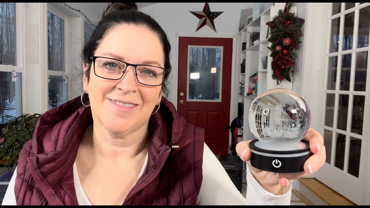 Details you should know about this sea turtle crystal ball.