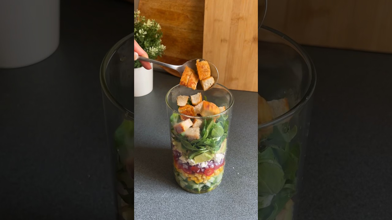 Veggie salad jar 🥙✨ #saladjar #lunchidea #easyrecipe #healthyfood #foodinspo