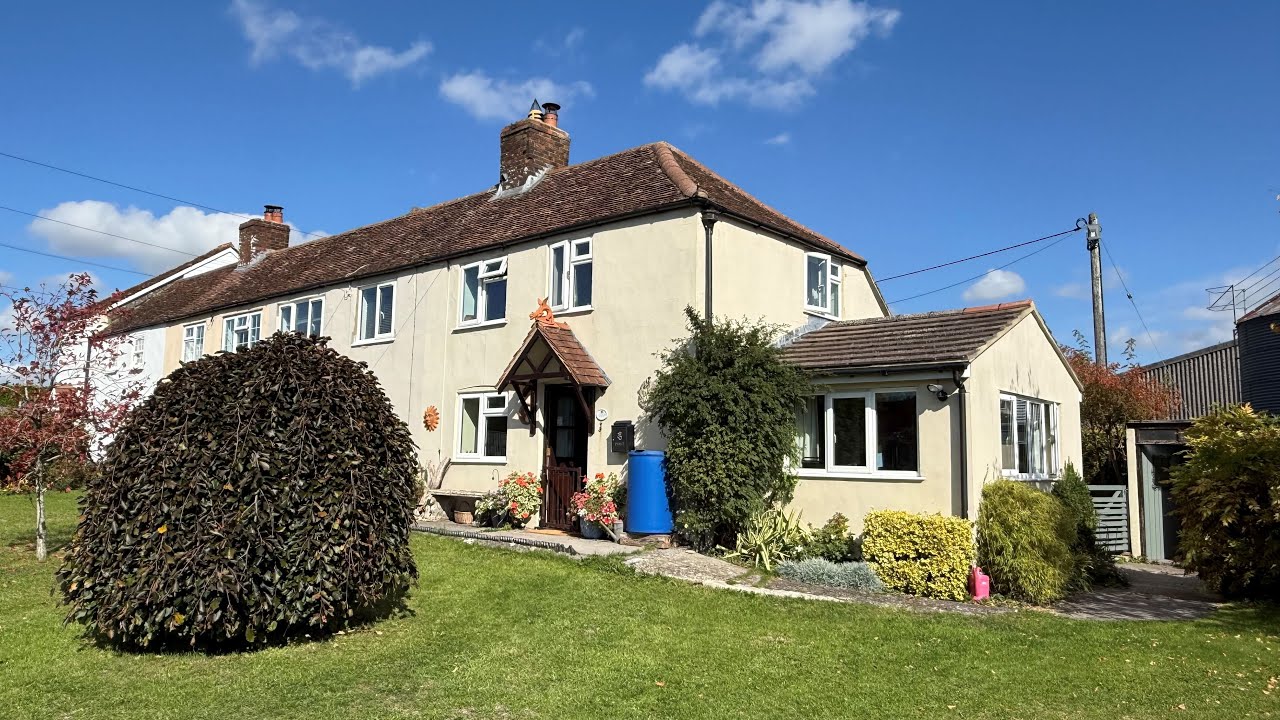 Martin & Co Video Tour of Half Way Cottage, Upton Scudamore