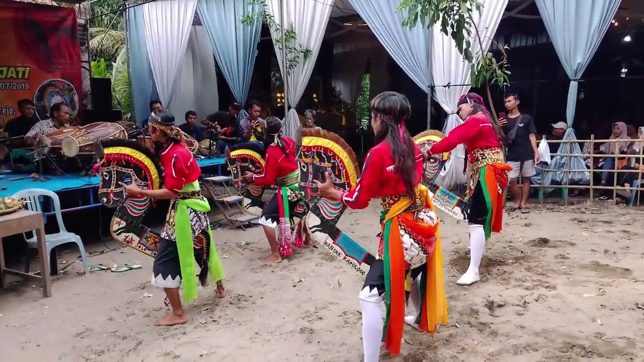 Ebeg Wahyu turonggo jati live dk.beji ds.karangreja kec.petanahan kab.kebumen