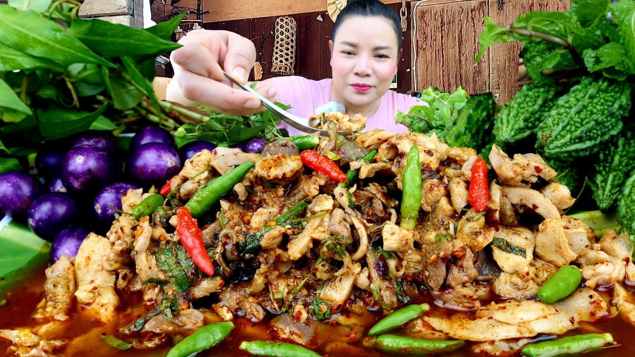 ไก่บ้านซอยซดเผ็ดๆหอมข้าวคั่วมะนาวเเกล้มมะระผักสดข้าวเหนียวฮ้อนๆเเซ่บถึงใจ|ส้มซ่าพาเเซ่บ 26เมษายน2025