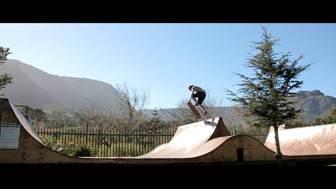 Backyard Mini Ramp Session (Alex Meyer)