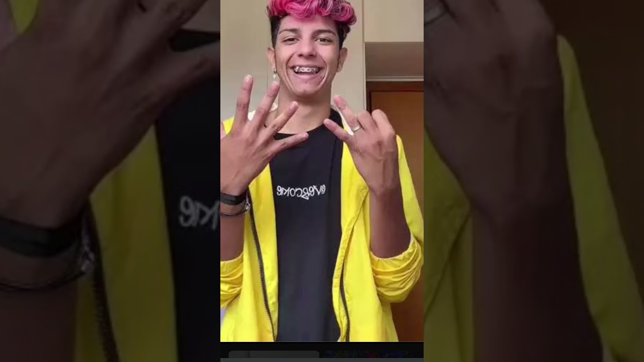 era uma vez uma hist&oacute;ria de Love na cidade vers&atilde;o Leozinho e mc