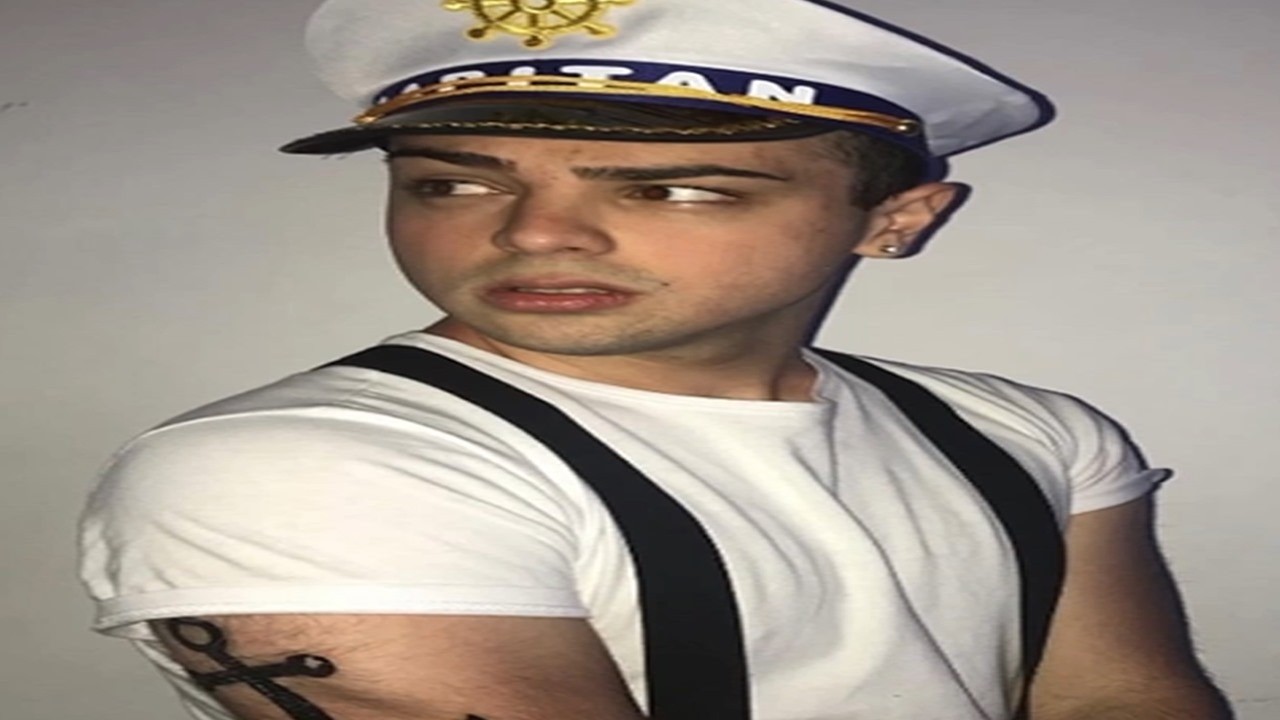 1000% GAY