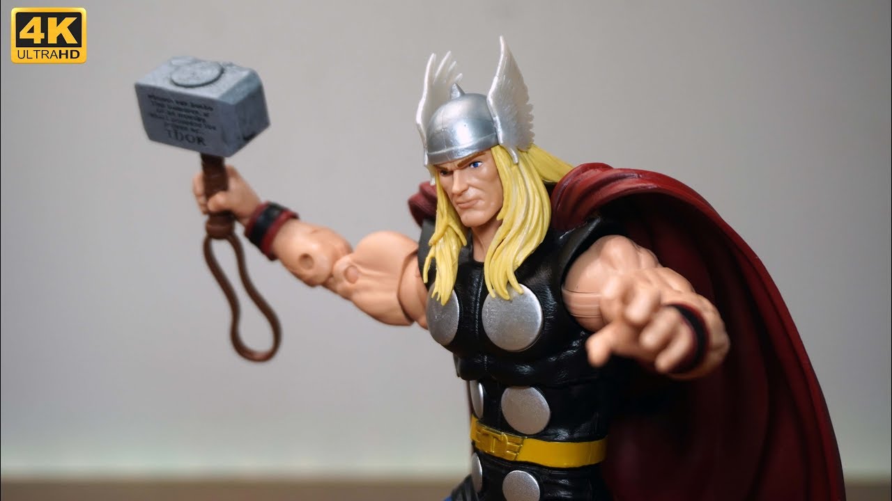Unboxing: Marvel Legends 80th Anniversary Thor