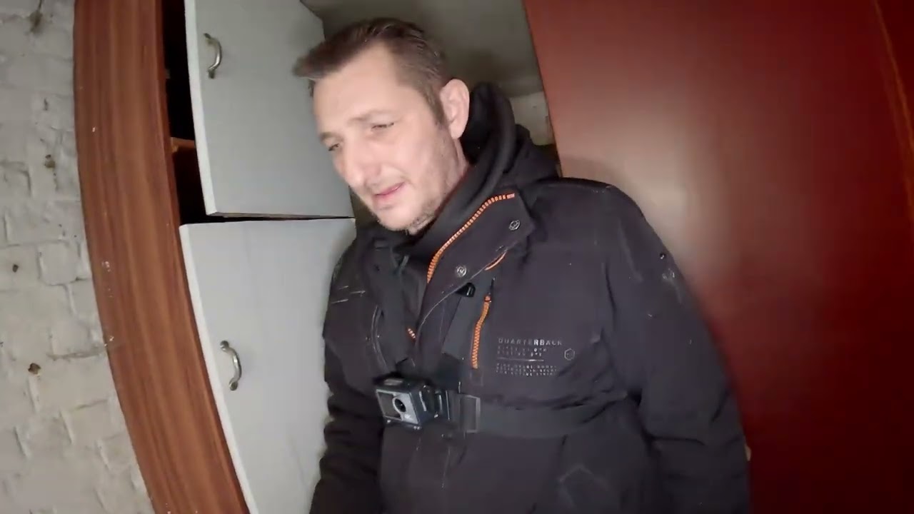 2 ferme abondonée l'un a cote de l'autre