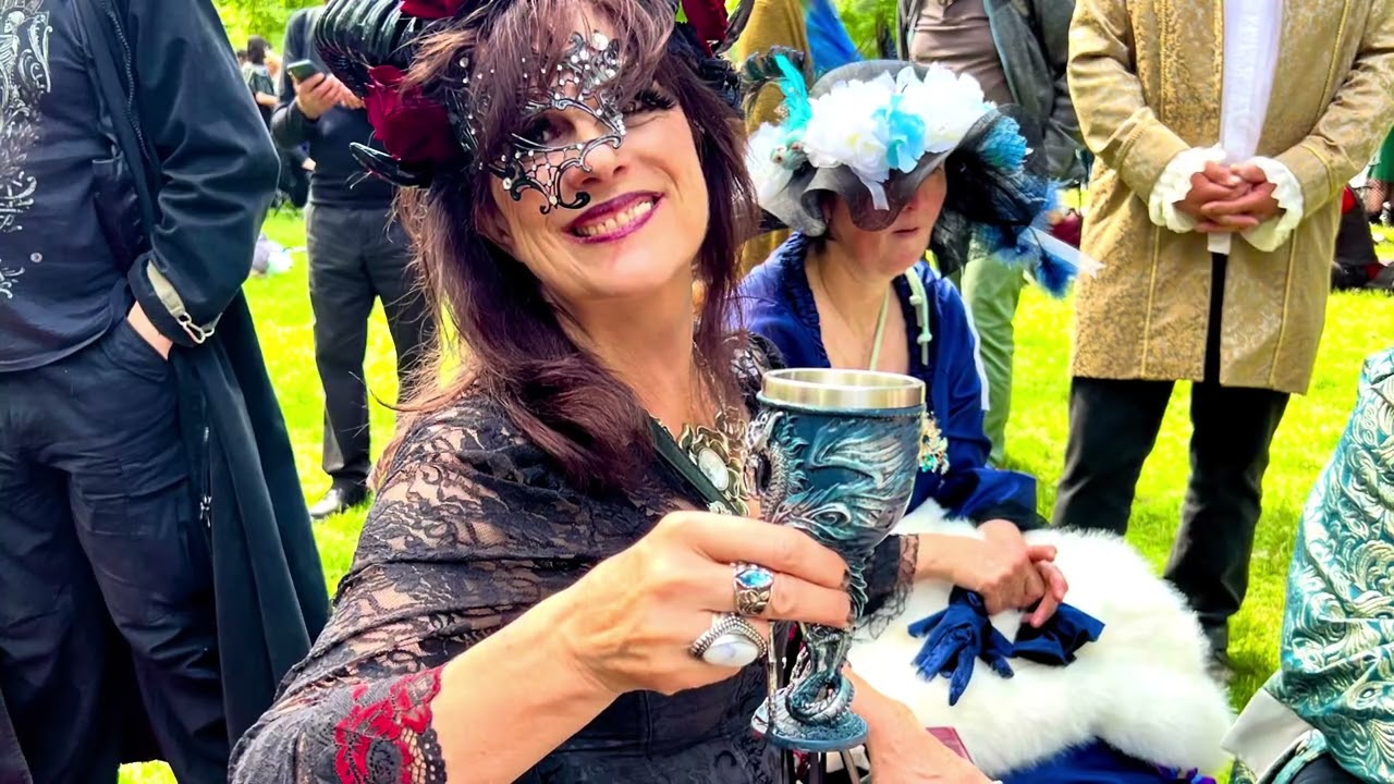 WGT 2025 in Leipzig: Viktorianisches Picknick - ein unvergesslicher Augenschmaus