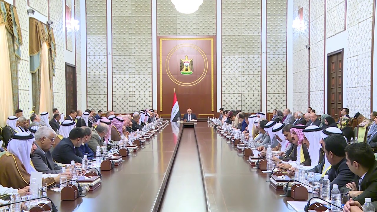 الشيخ هذال يونس اغا الحيالي في اجتماع الرئيس الوزراء العراقي حيدر العبادي