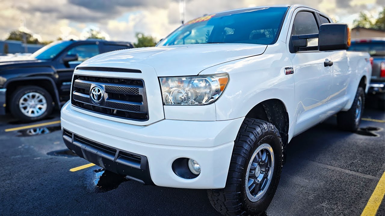 ВЫ БЫ КУПИЛИ ЭТОТ ГРУЗОВИК ВМЕСТО TRD PRO? | Обзор Toyota Tundra TRD Rock Warrior 2012 года