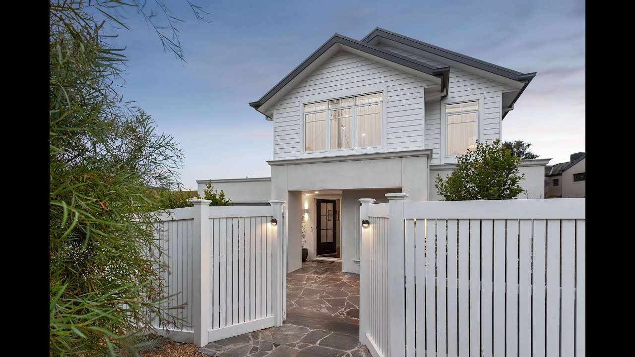 11 Canterbury Street, Mornington