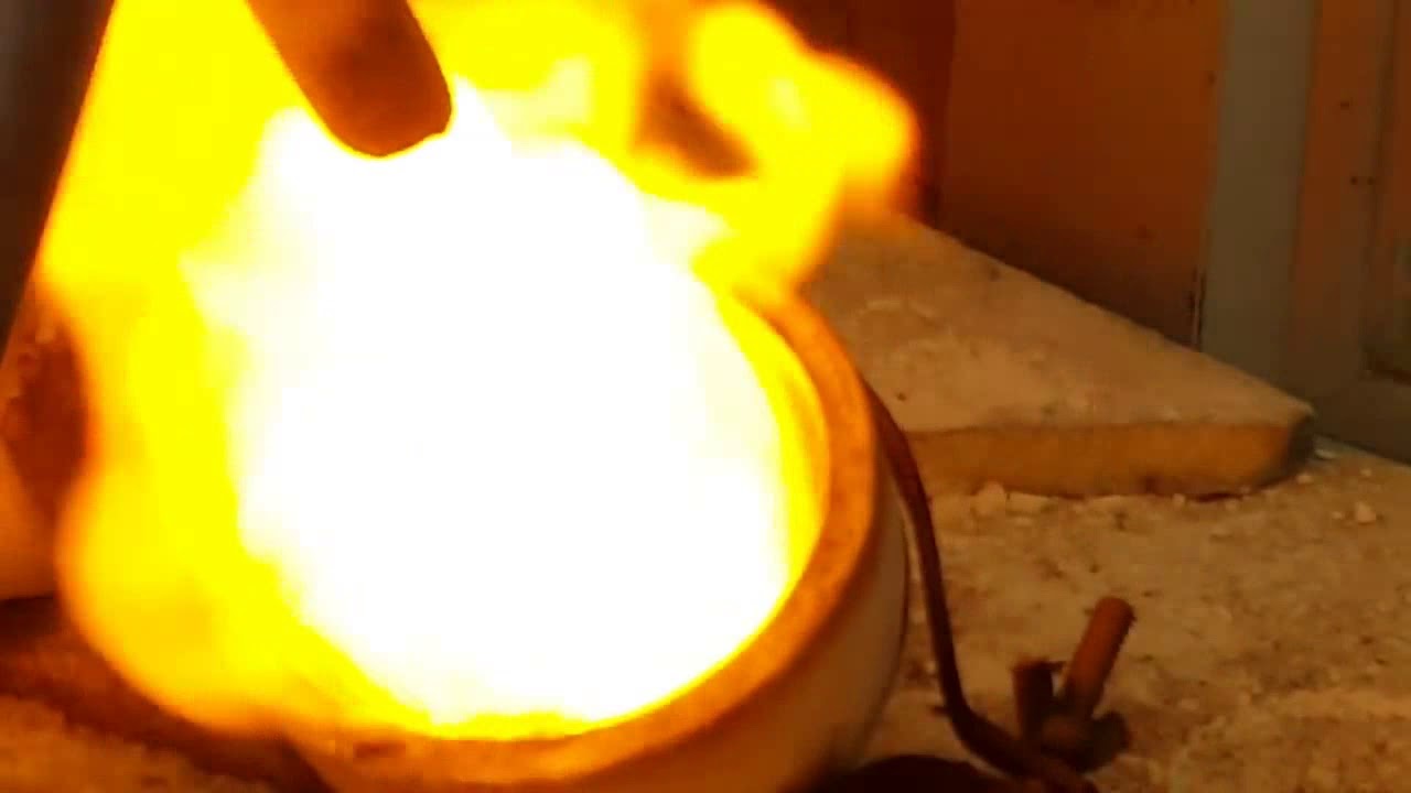 Gold melting that's i get it from phone scrapصهر الذهب المستخرج من الالكترونيات