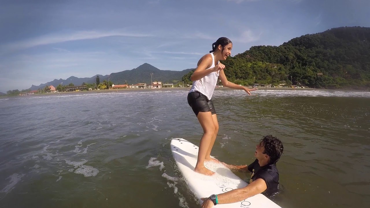 Ong Vida & Surf - Paloma no seu primeiro dia de Surf