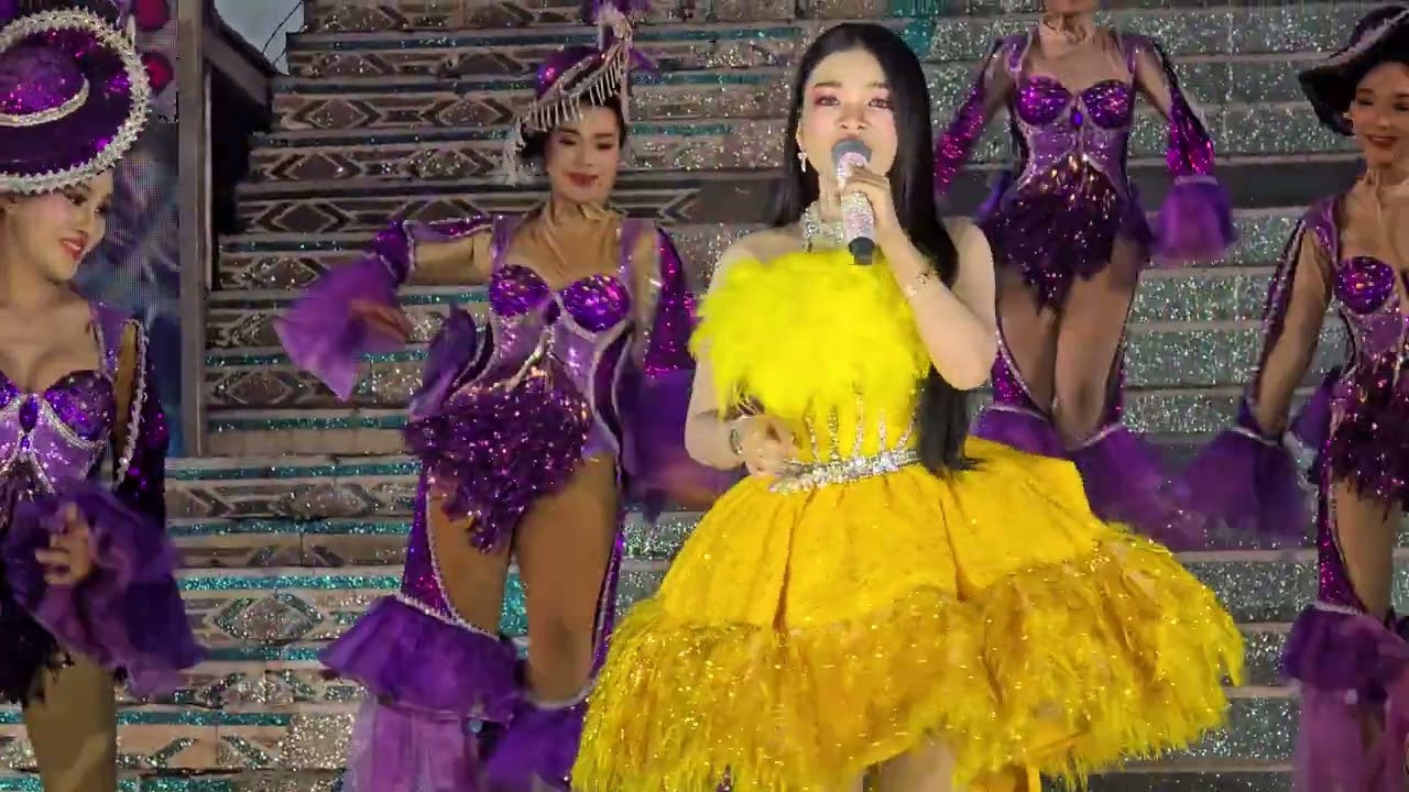 อิ๋งอิ๋งฟีเวอร์อีกแล้วหน้าเวทีแทบไม่มีที่ยืนน่ารักทุกชุด#อุ๋งอิ๋งเพชรบ้านแพง 