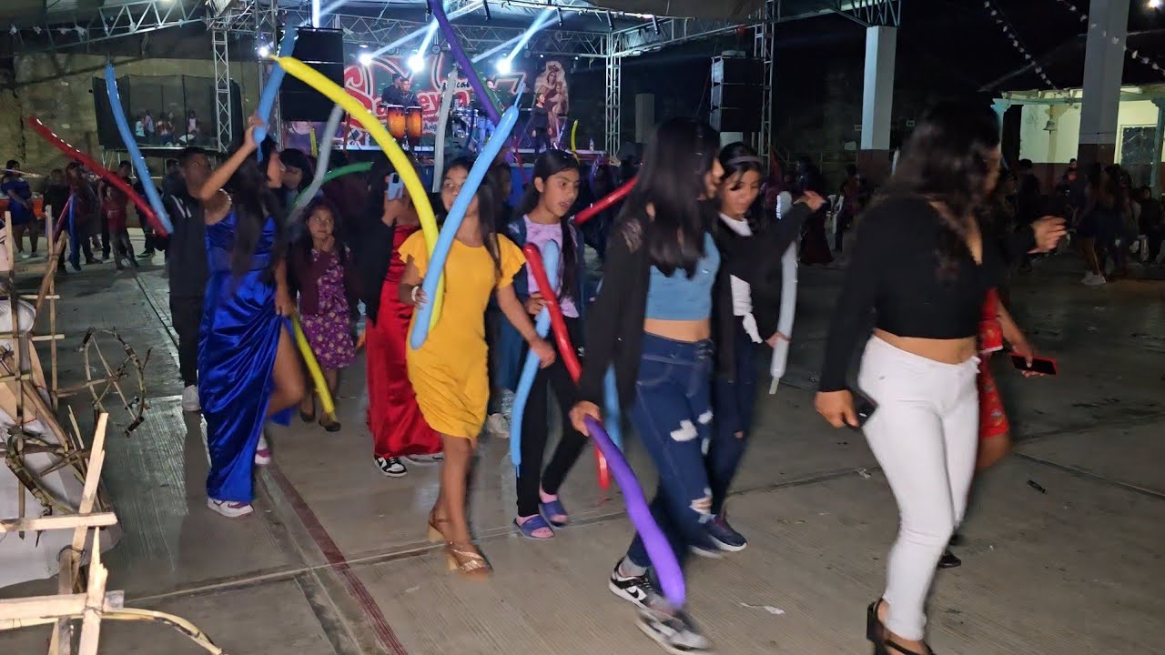 El son de los Matlachines el tema que los hace bailar  a todos 