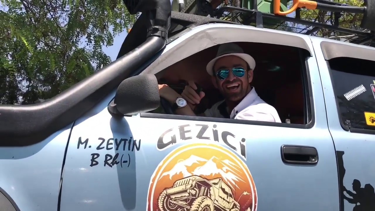 BMW’nin Üstünden Atladı!
