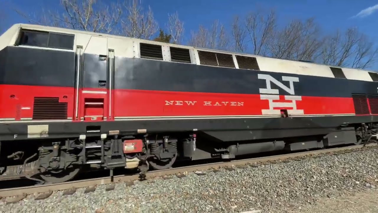 New Haven McGinnis P32s on the Waterbury Branch