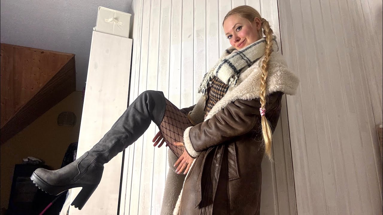 ASMR soft spoken Girlfriend zeigt dir coole Dinge und ihre Stiefel! 👢 