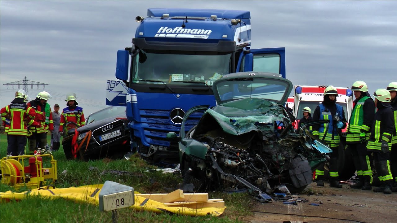[HORROR-UNFALL] TÖDLICHER FRONTALCRASH PKW & LKW | L555 Kronau am 04.04.16