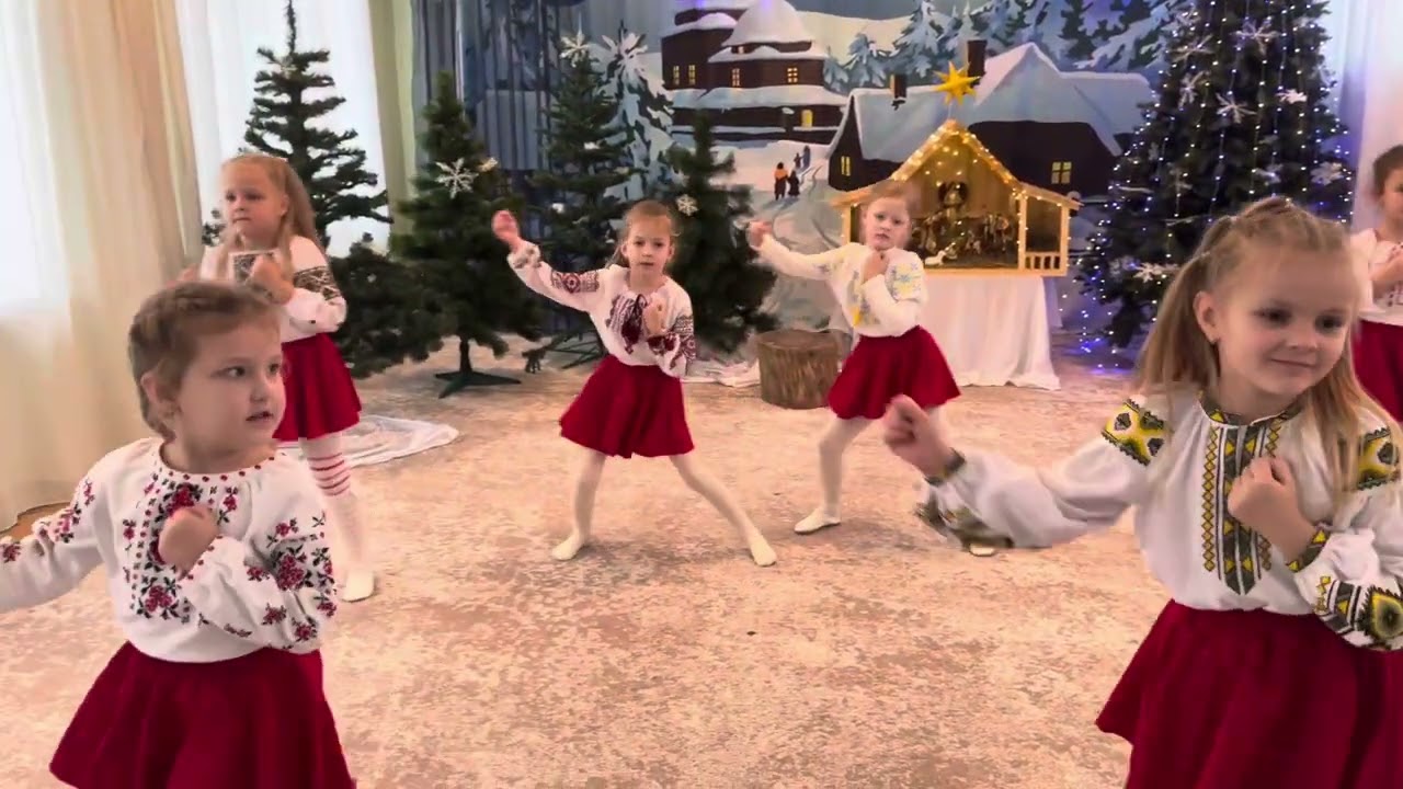 Колектив «Зіроньки» (танець Різдво)🎄